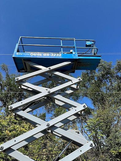 Used 2013 GENIE GS3232