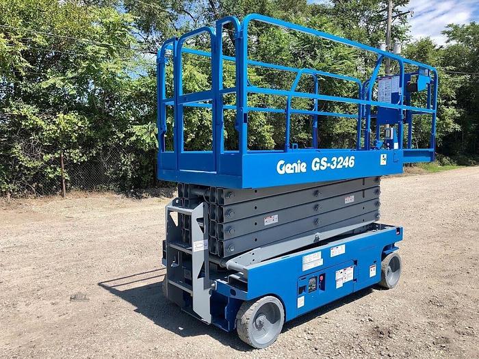 Used 2014 GENIE GS3246