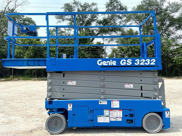 Used 2013 GENIE GS-3232