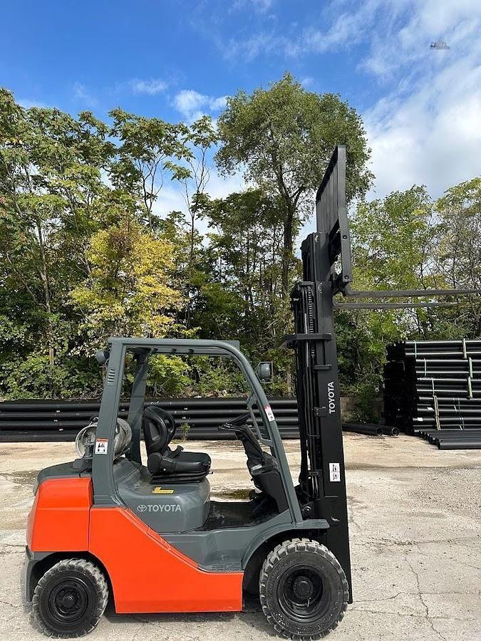 Used 2017 TOYOTA 8FGU25