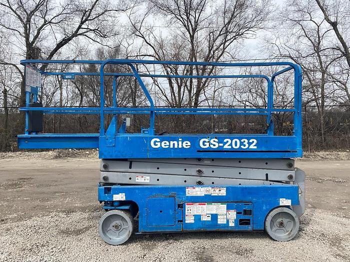 Used GENIE GS-2032