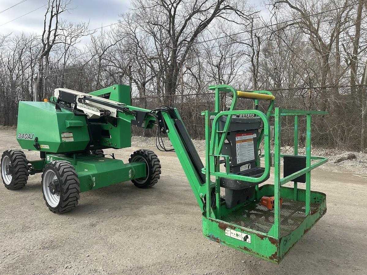 Used 2017 JLG 340AJ
