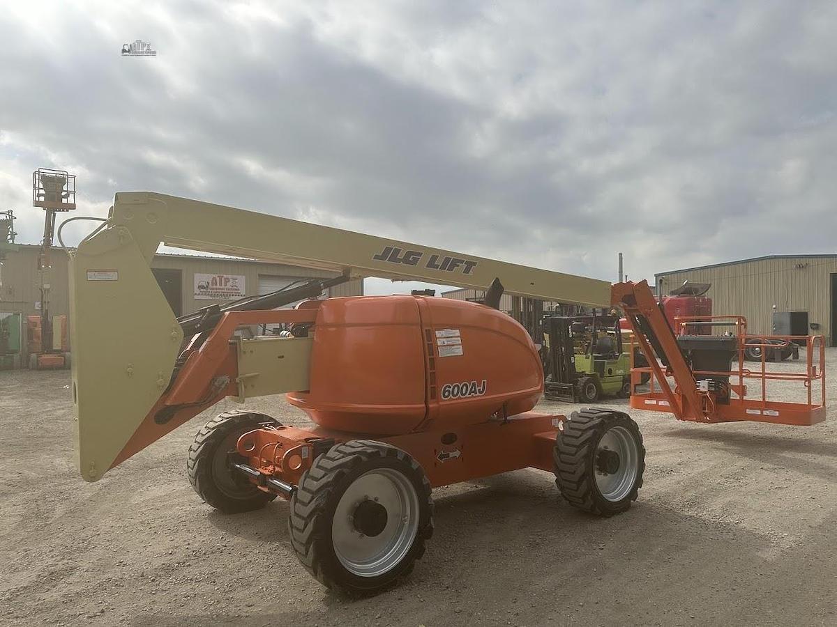 Used 2017 JLG 600AJ