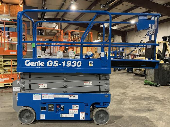 Used 2013 GENIE GS-1930