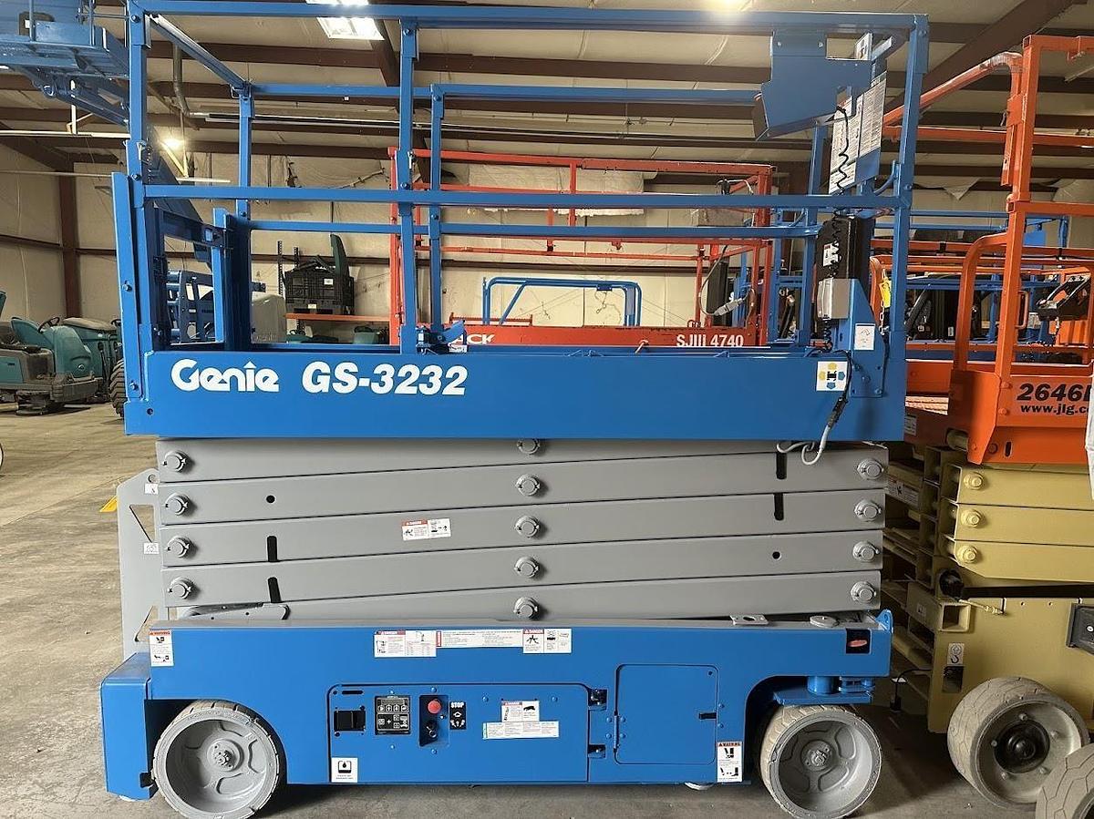 Used 2017 GENIE GS3232