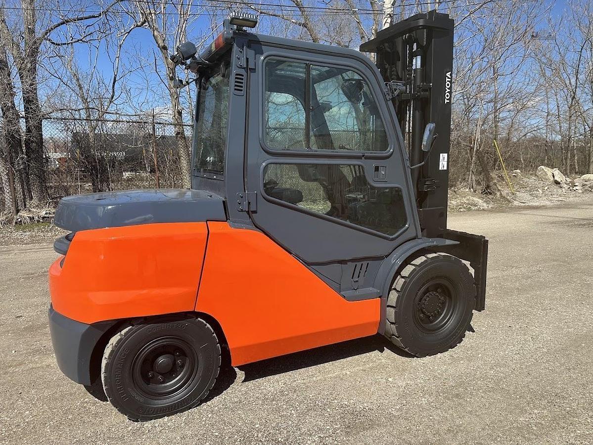 Used 2017 TOYOTA 8FD45U