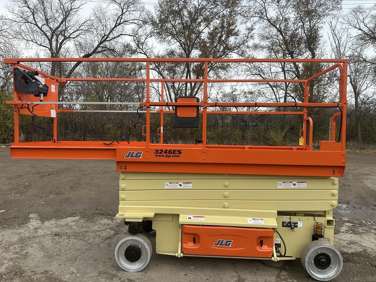 Used 2015 JLG 3246ES