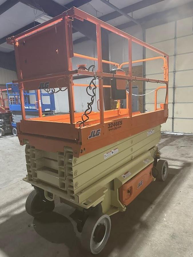 Used 2015 JLG 3246ES