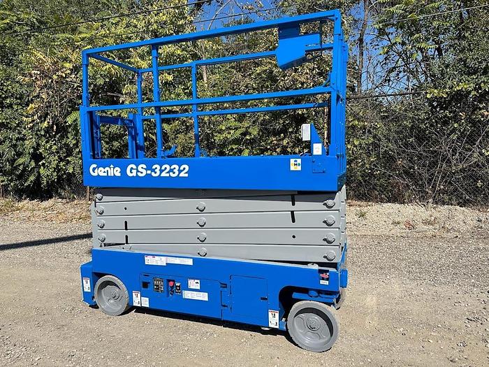 Used 2013 GENIE GS3232