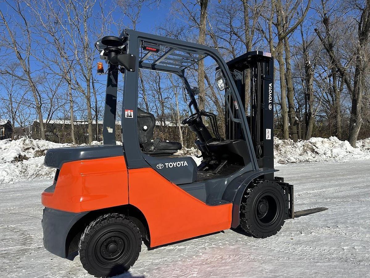 Used 2021 TOYOTA 8FDU25