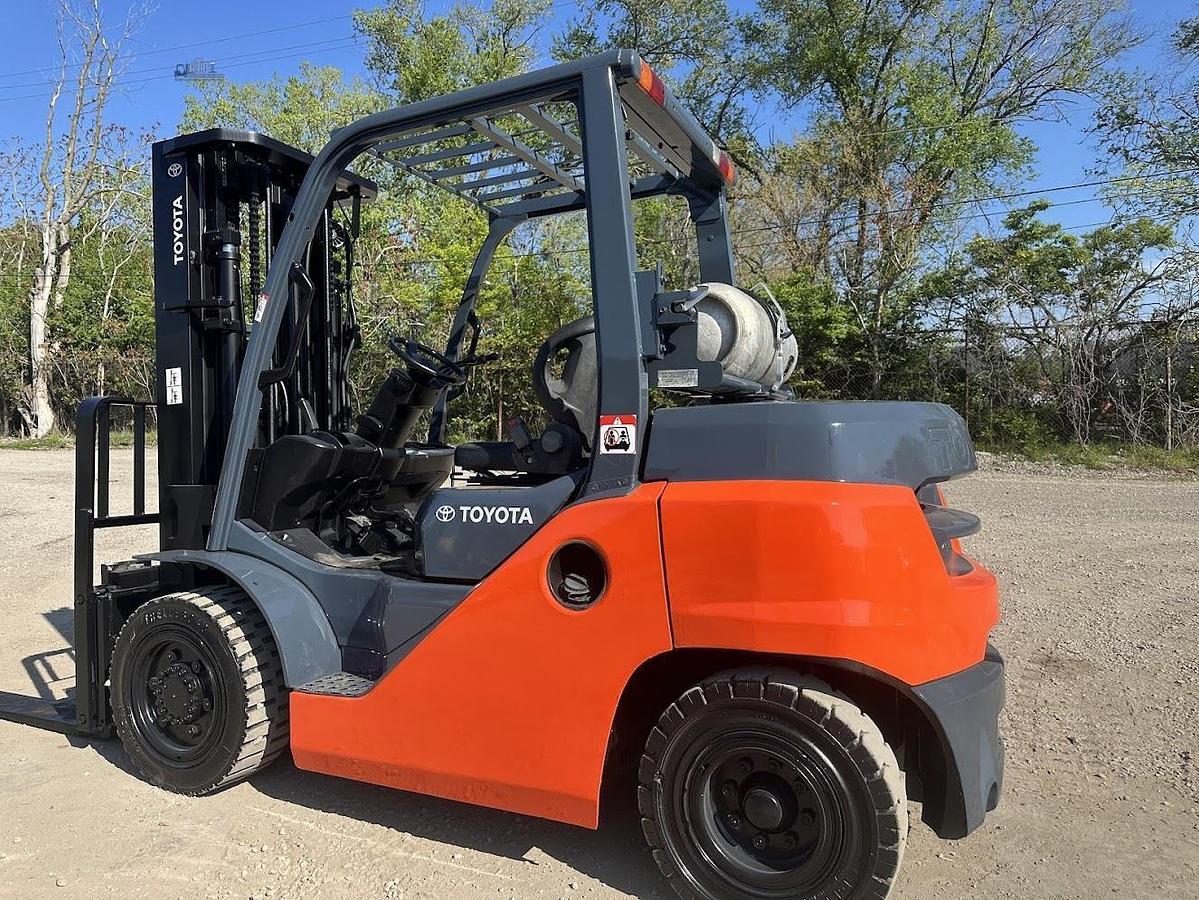 Used 2016 TOYOTA 8FG35U