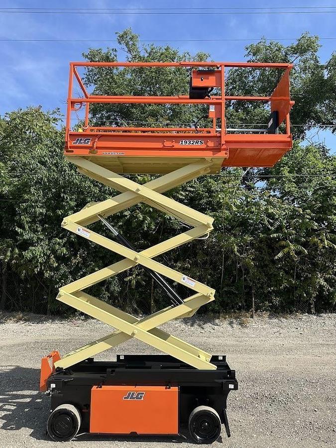 Used 2015 JLG 1932RS