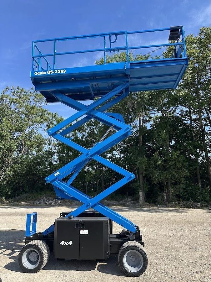 Used 2016 GENIE GS3369RT