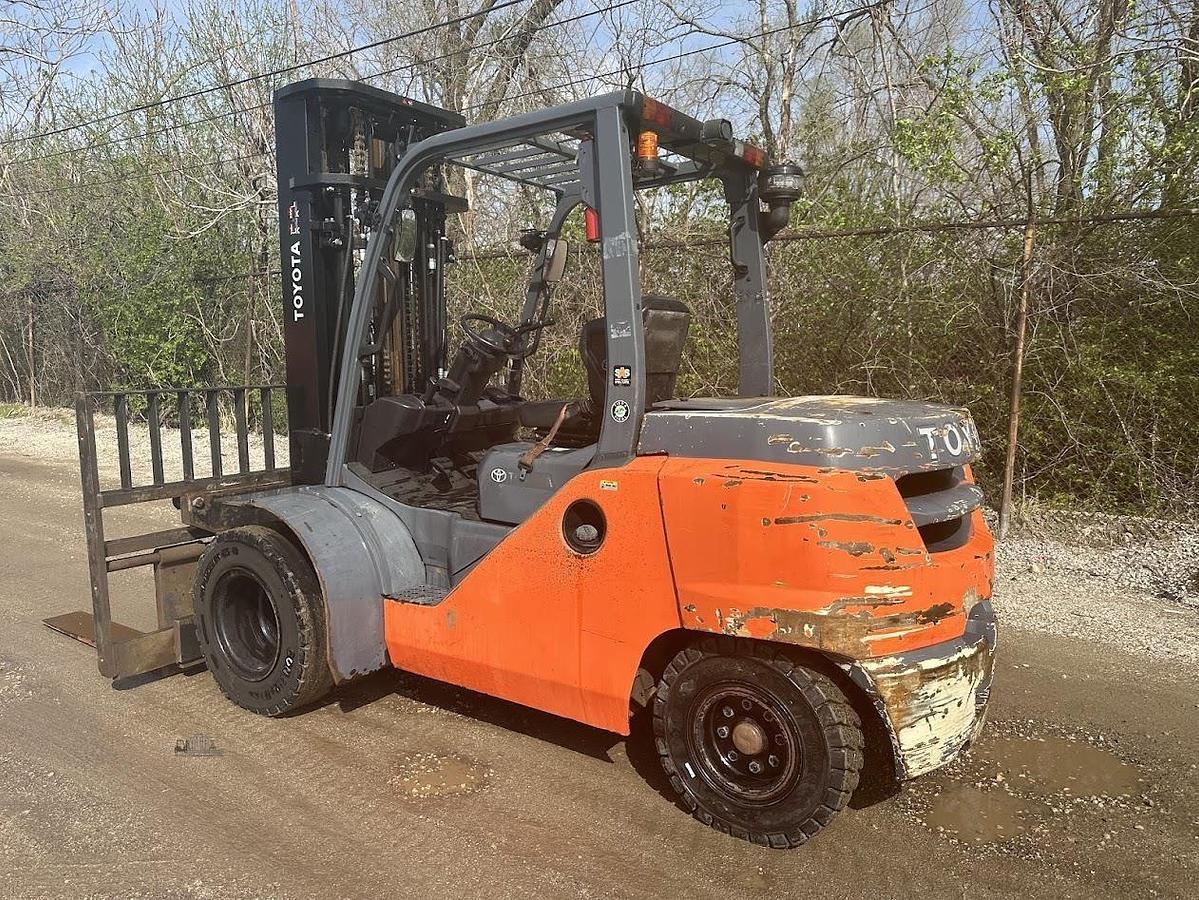 Used 2017 TOYOTA 8FD45U