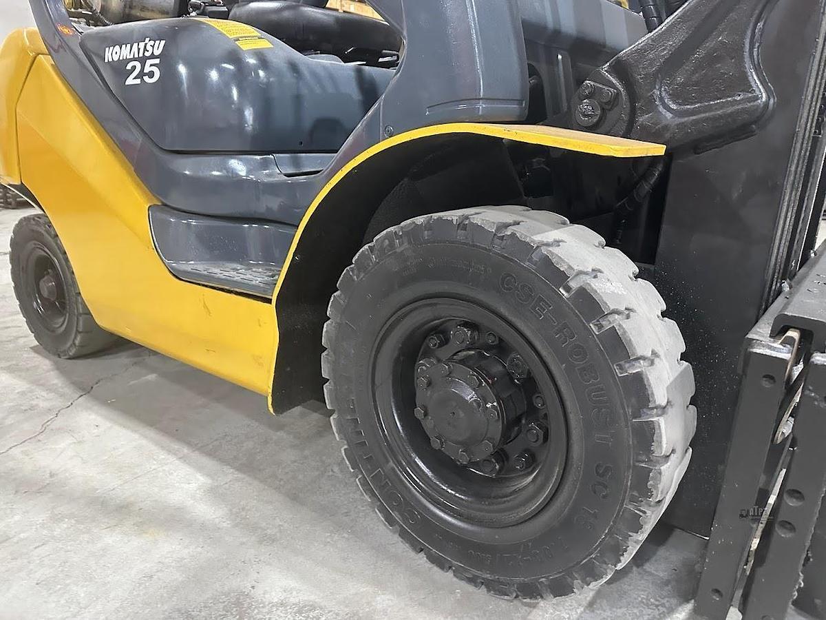 Used KOMATSU FG25T-16