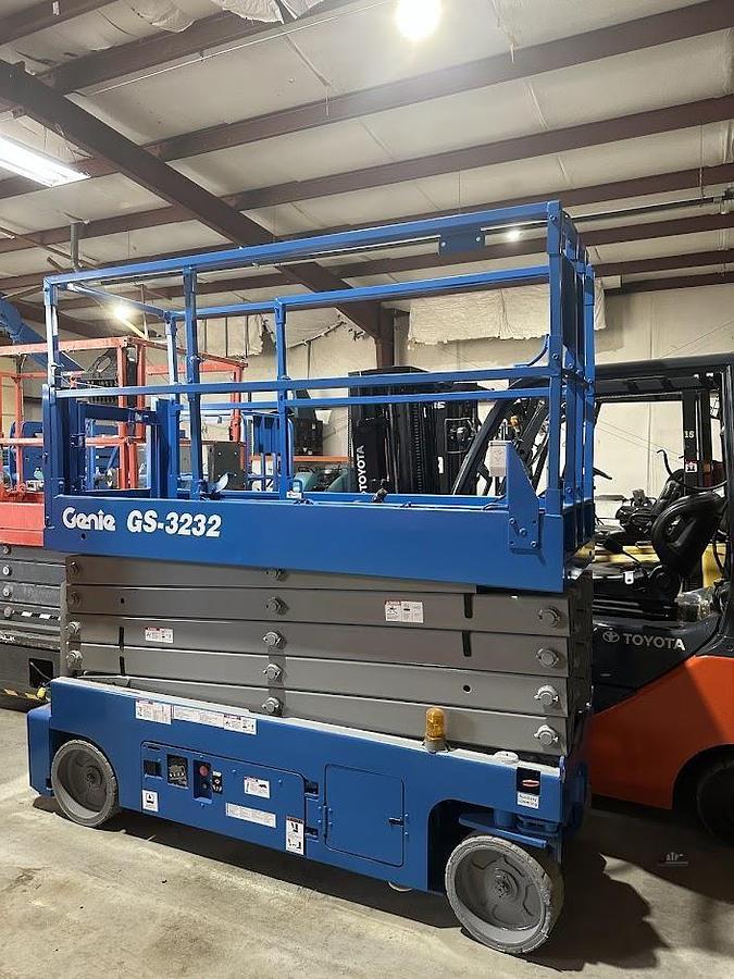 Used 2015 GENIE GS3232