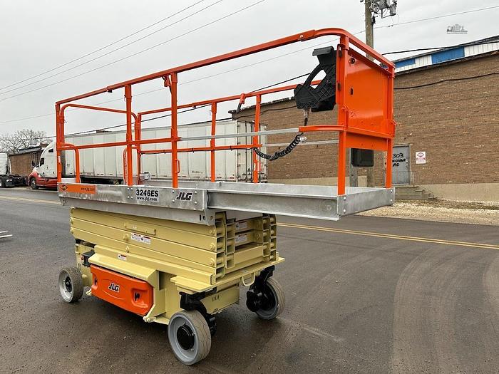 Used 2013 JLG 3246ES