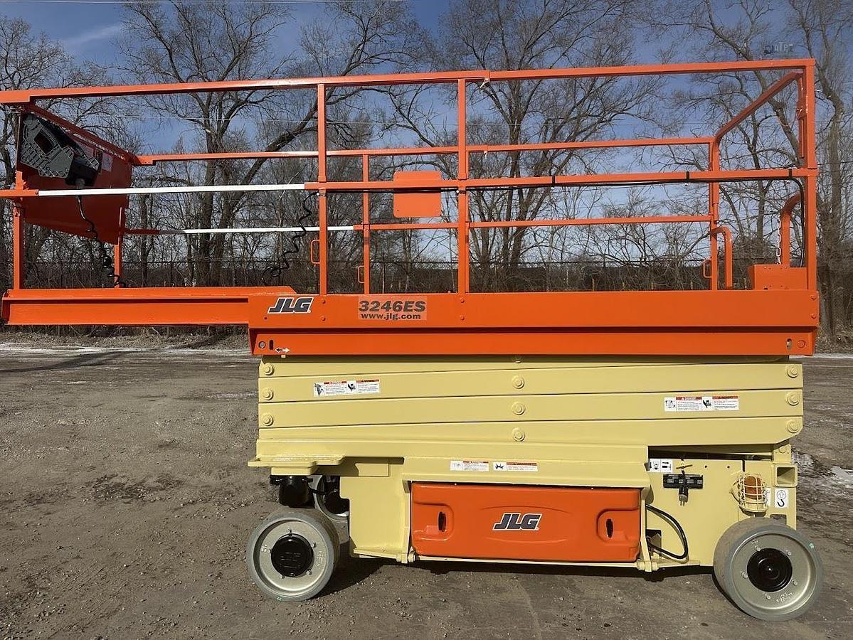 Used 2016 JLG 3246ES