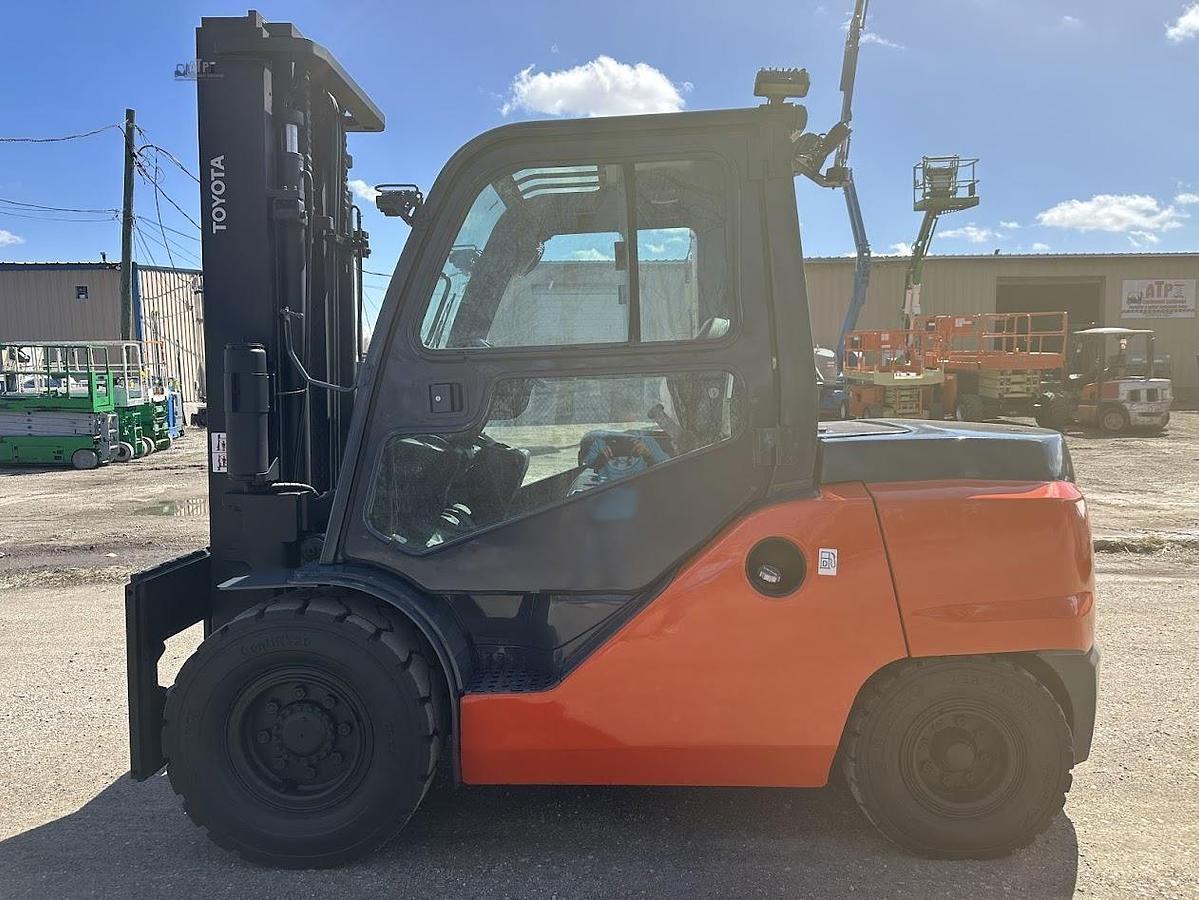 Used 2017 TOYOTA 8FD45U