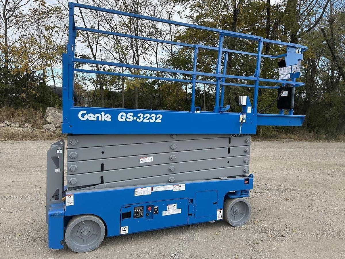 Used 2015 GENIE GS3232