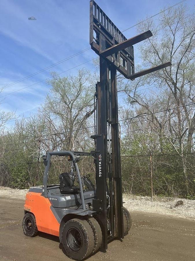 Used 2017 TOYOTA 8FD45U