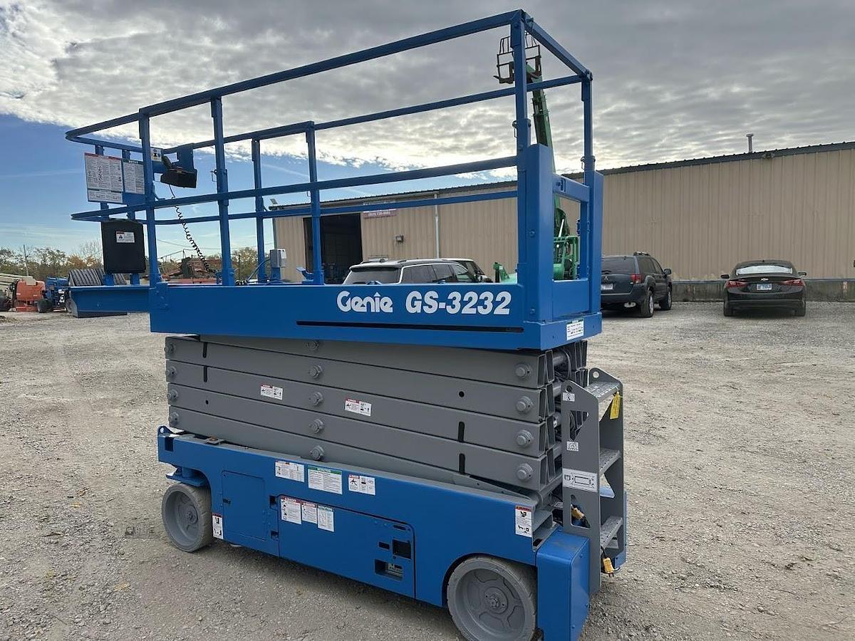 Used 2017 GENIE GS3232