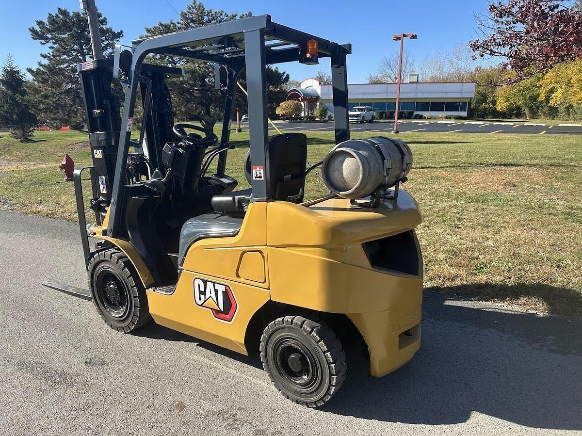 Used 2017 CATERPILLAR GP25N