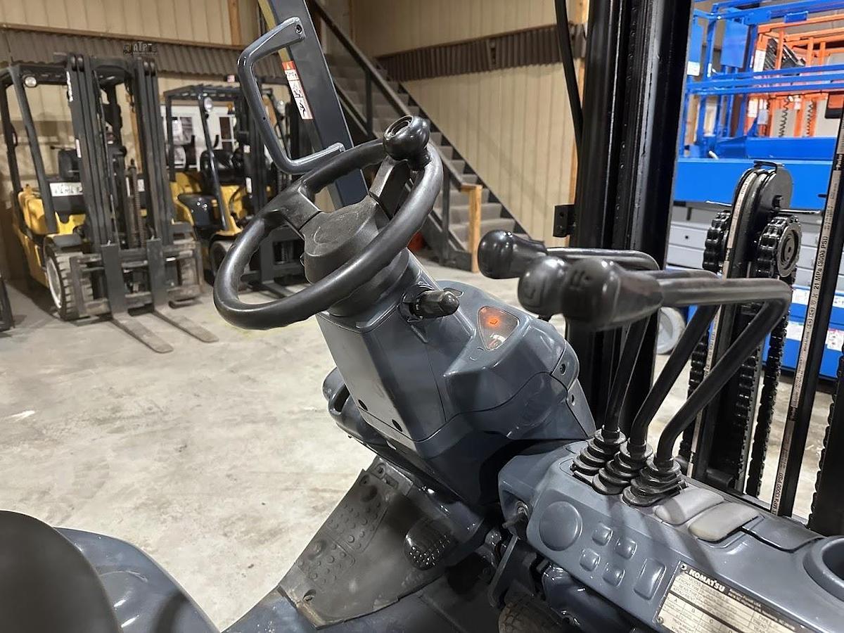 Used KOMATSU FG25T-16