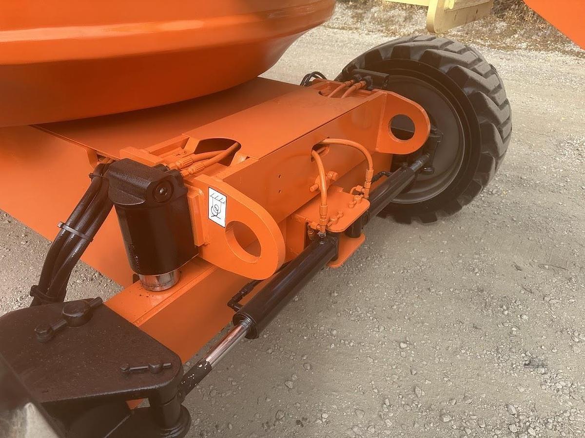 Used 2017 JLG 600AJ