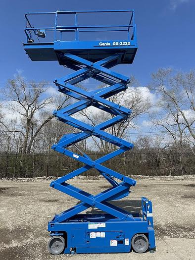 Used 2015 GENIE GS-3232