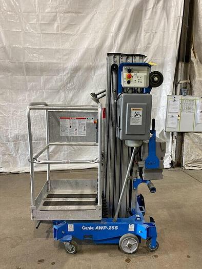 Used 2012 GENIE AWP-25S