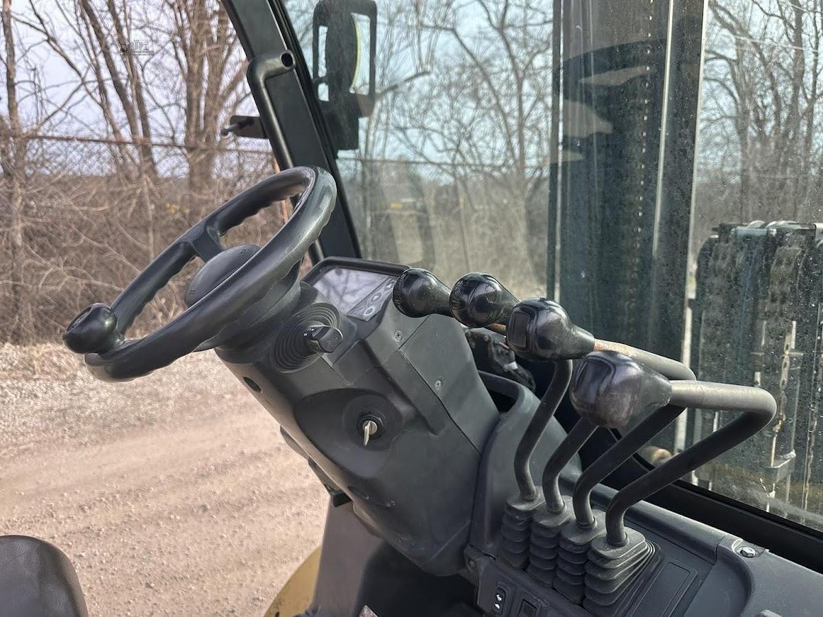 Used 2017 CATERPILLAR GP55N1
