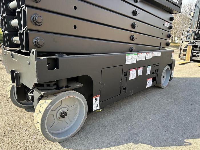 Used 2013 GENIE GS-3232