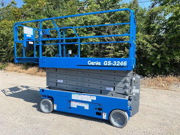 Used 2013 GENIE GS-3246