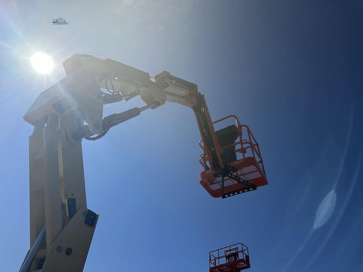 Used 2016 JLG E300AJ