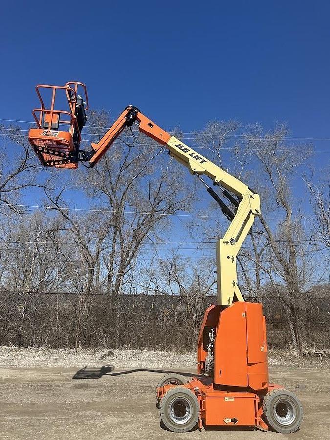 Used 2016 JLG E300AJ