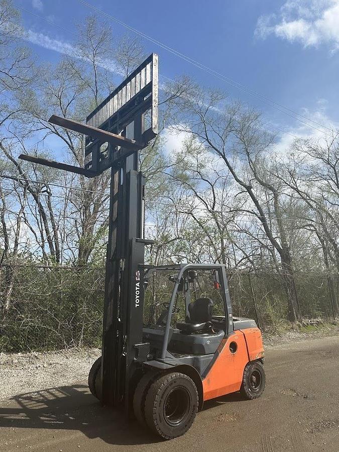 Used 2017 TOYOTA 8FD45U