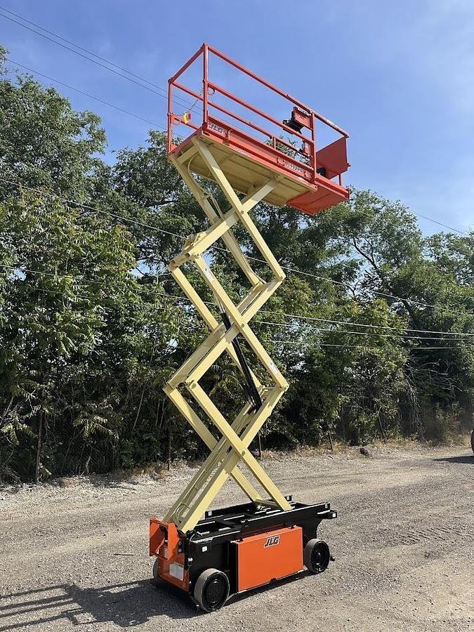 Used 2015 JLG 1932RS
