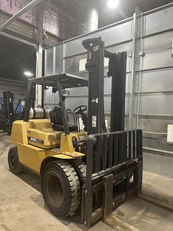 Used 2005 CATERPILLAR GP40K1