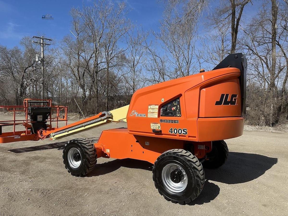 Used 2016 JLG 400S