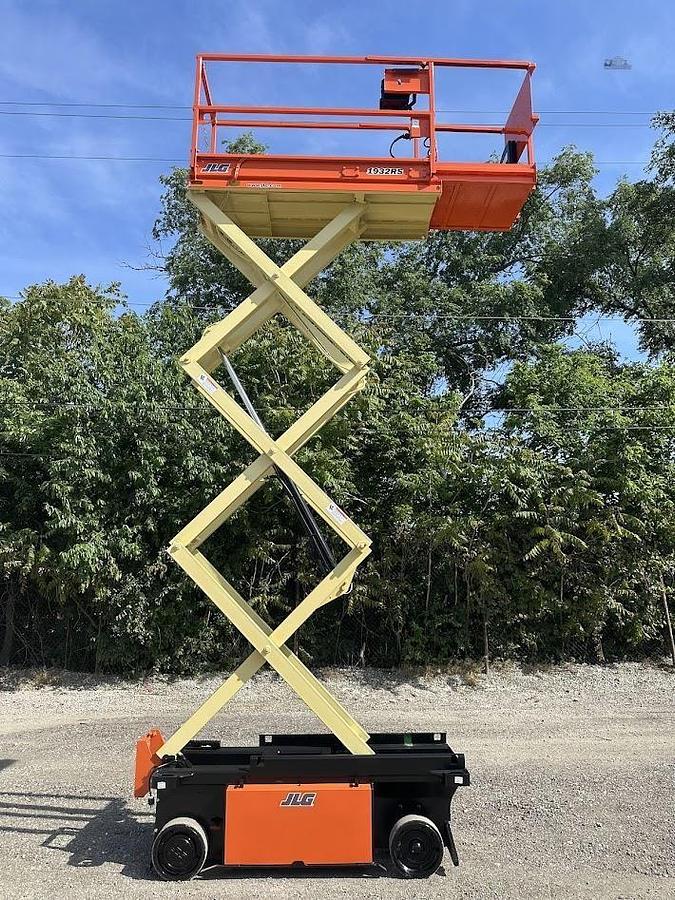 Used 2015 JLG 1932RS