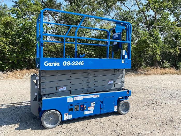 Used 2013 GENIE GS-3246