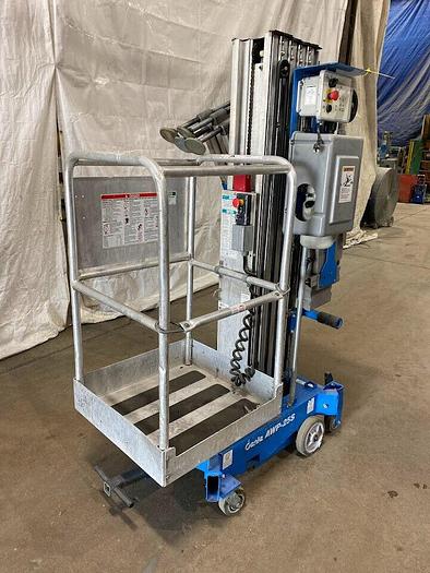 Used 2012 GENIE AWP-25S