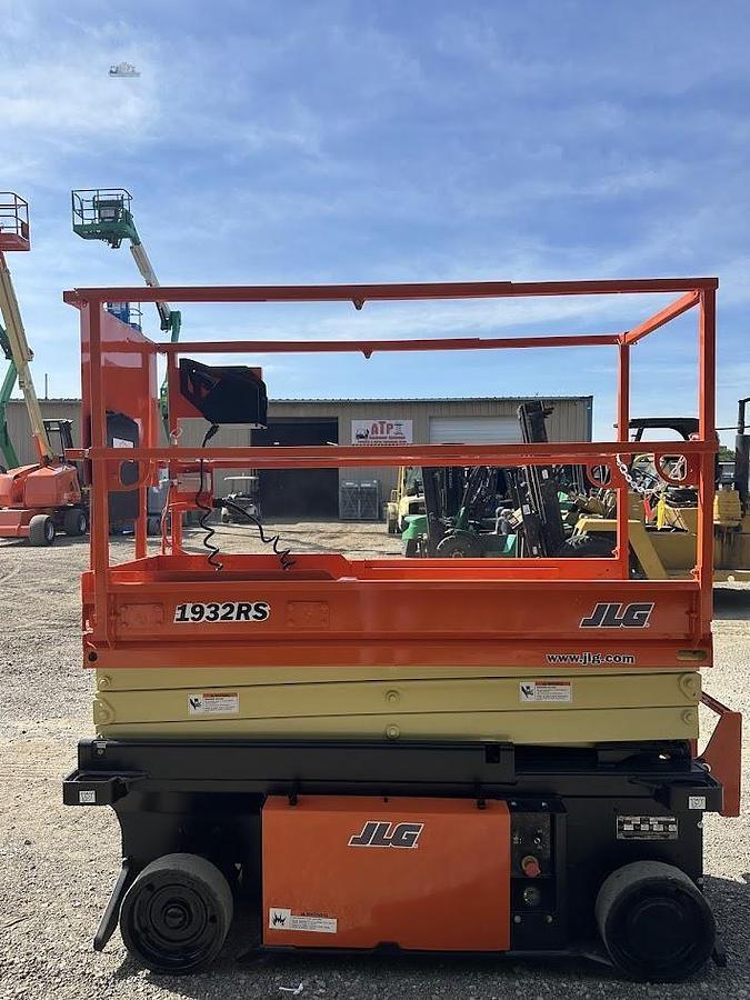 Used 2015 JLG 1932RS
