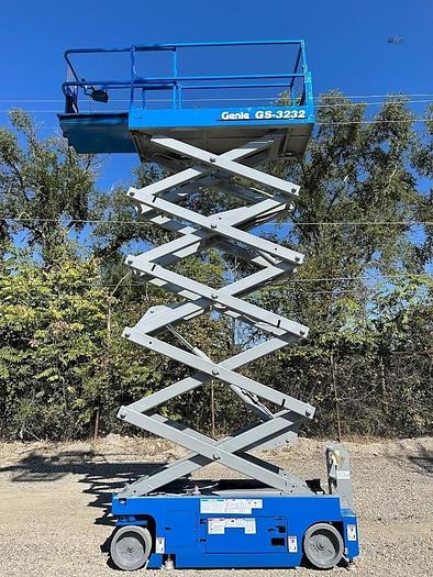 Used 2013 GENIE GS3232
