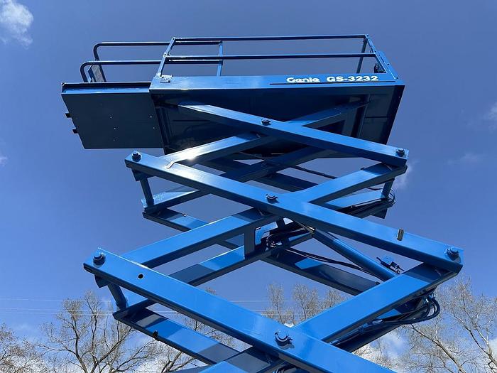 Used 2015 GENIE GS-3232