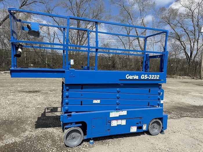 Used 2015 GENIE GS-3232