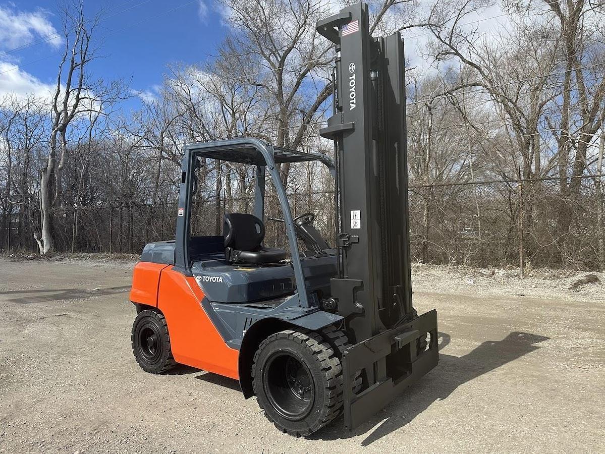 Used 2018 TOYOTA 8FD40U