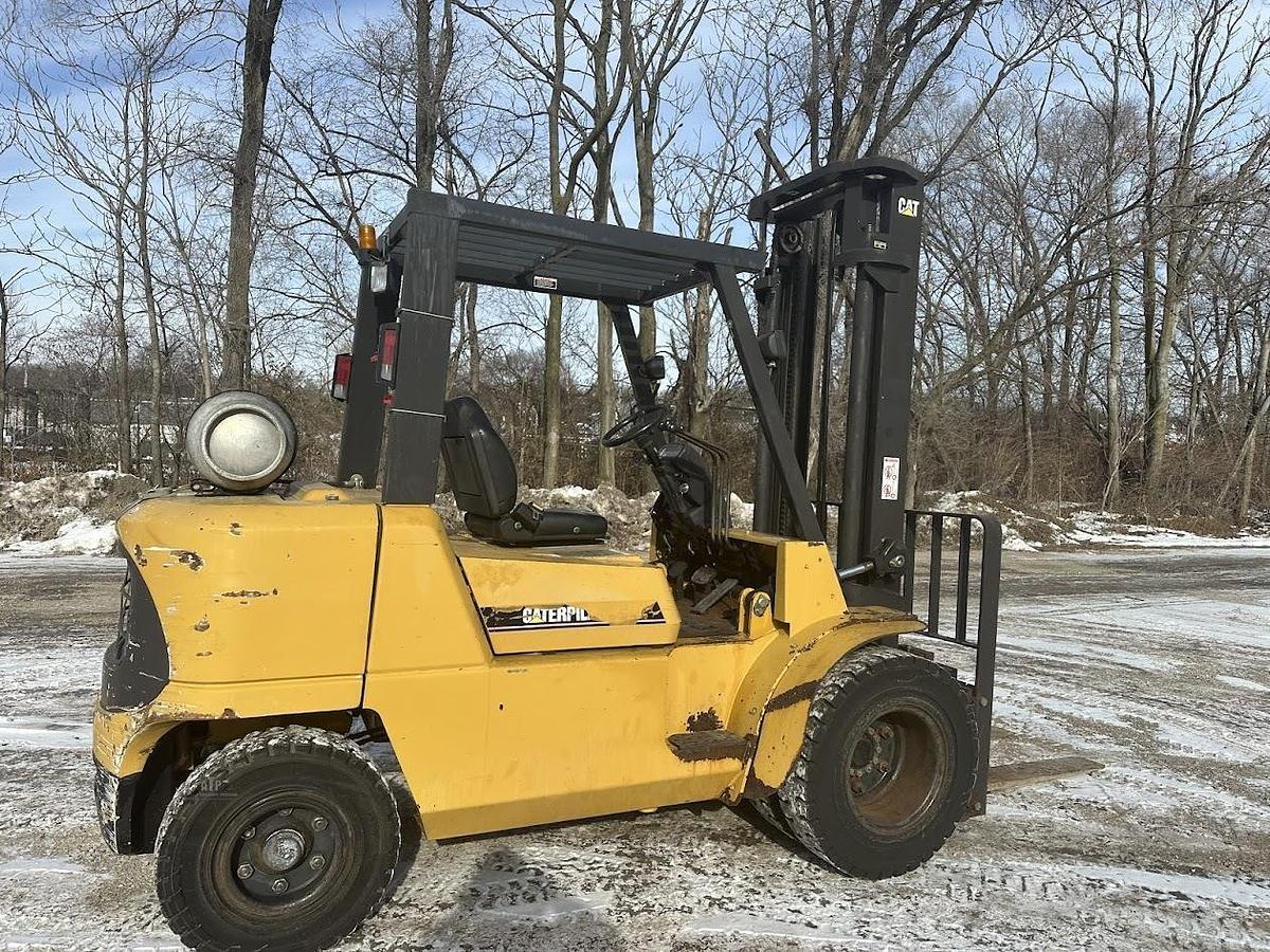 Used 2005 CATERPILLAR GP40K1