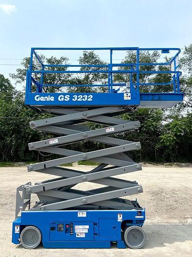 Used 2015 GENIE GS3232
